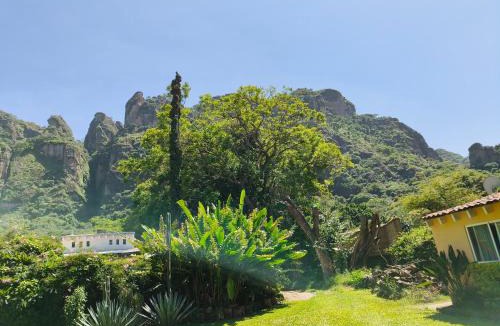 Valle de Atongo Ski Chalet | Portal Azahualco Bungalow 2 close to the mountain