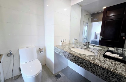 Cua Lap Hotel | Praha Hotel
