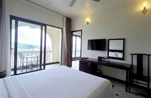 Cua Lap Hotel | Praha Hotel