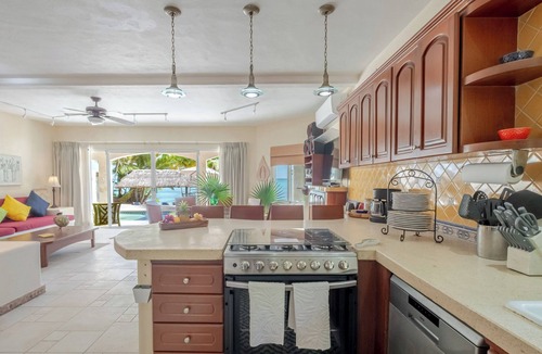 Soliman Bay Villa | Premier snorkeling from this beautiful beachfront villa, pool, AC and WiFi!