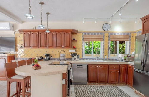 Soliman Bay Villa | Premier snorkeling from this beautiful beachfront villa, pool, AC and WiFi!