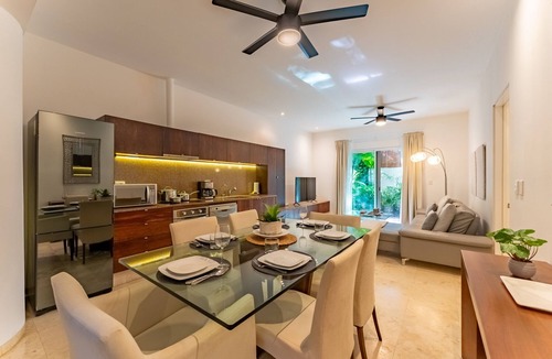 Centro Apartment | Prime Location Garden Oasis Rooftop Pool close5th