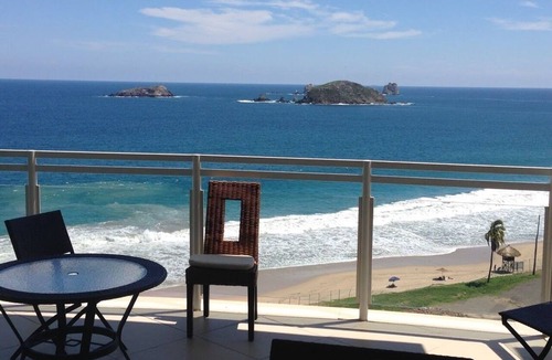 Ixtapa Condo | Private Beachfront Heaven at BVG Marina Ixtapa