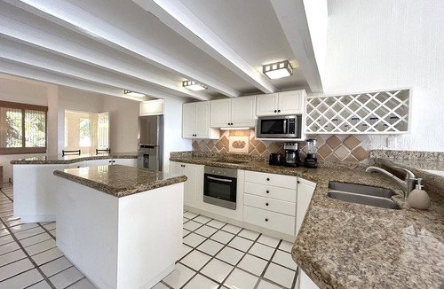 Playacar Fase I Condo | PRIVATE BEST TOP FLOOR UNIT IN XAMANHA! BEAUTIFUL OCEAN VIEW AND NEWLY REMODELED