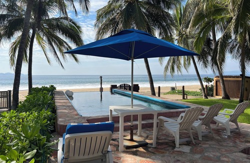 Barra de Potosi House | Private bungalow on the beach with WiFi and AC in Playa Blanca, Zihuatanejo