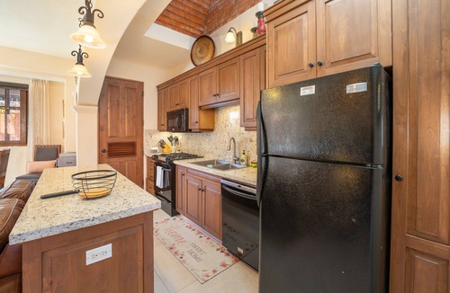 Nopolo House | Private casa BBQ | Bikes Garage for golf cart 2 Bed 2 Bath