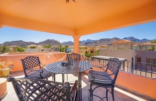 Nopolo House | Private casa BBQ | Bikes Garage for golf cart 2 Bed 2 Bath
