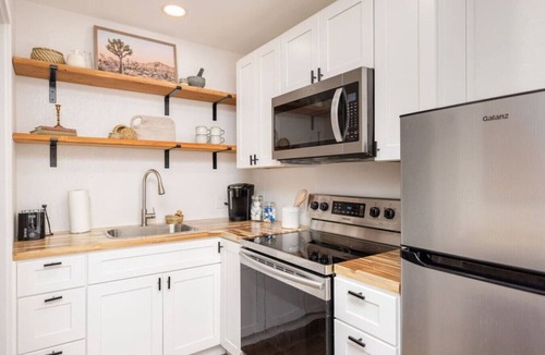 Mesa House | Private, Convenient Studio Apartment