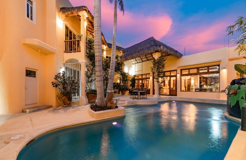 Arrecife Villa | Private Escape W/Hand Painted Murals Throughout