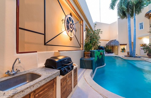 Arrecife Villa | Private Escape W/Hand Painted Murals Throughout