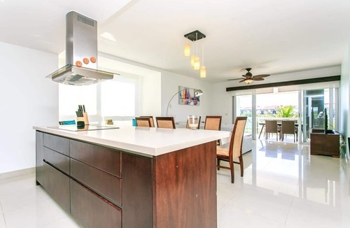 Puerto Juarez Condo | Private Jacuzzi | Infinity Pool | Beach | Terrace