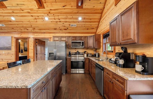 Caton Cabin | Private Pool-8 bedroom Luxury Cabin w/Arcade Room