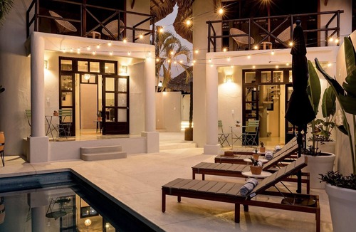 Puerto Escondido Villa | Private Pool, Chic, Step’s from beach in beautiful Puerto Escondido - WiFi, AC