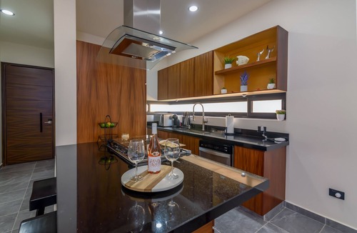 El Tezal House | Private Rooftop, Great View of Arch w/10 min drive to Downtown Cabo San Lucas!