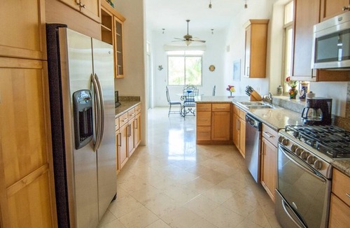 P Chahue House | PROMO! |Ocean View Condo | Beach Access | Sueño del Mar | No Car needed |