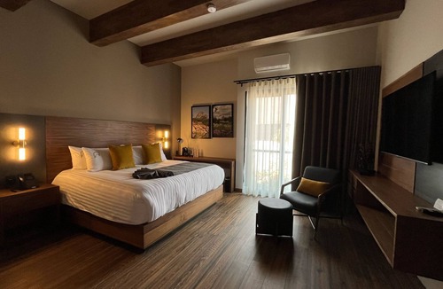 Bernal Hotel | Puertas de la Peña Hotel & Spa