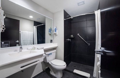 North Hotel Zone Hotel | Puerto Vallarta Hotel Zone Stay – Marina, Beach, Dining & Shopping All Nearby