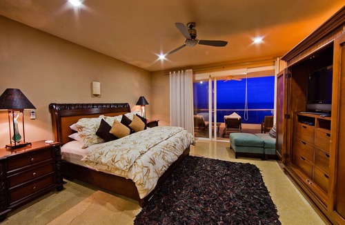 Emiliano Zapata Condo | Punta Vista II Luxury Beachfront Condo Ideal for Families & Friends