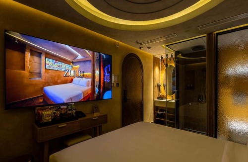 Tan Phu District Hotel | Pynt Hotel 8