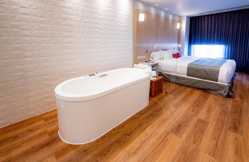 Baja California Hotel | Ramada Encore by Wyndham Guadalajara Aeropuerto