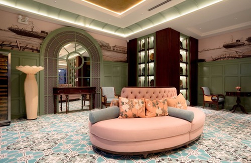 Bao Ninh Hotel | Regal Collection House