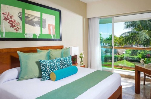 Xcaret Apartment | Relax in Paradise – Vidanta Mayan Palace Suite with Resort Perks