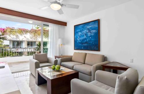Conchas Chinas House | Relaxing hillside retreat near town with rooftop pool & spacious interior