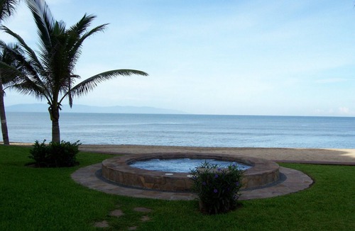 Flamingos Condo | REMODELED! 3 BEDROOM LUXURY CONDO ON BEACH SLEEPS 8-10 Two bedroom option!