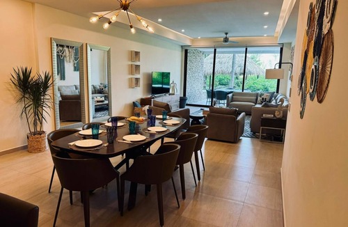 Puente del Mar Apartment | REMODELED Luxurious First-Floor Apartment in Isla Residences