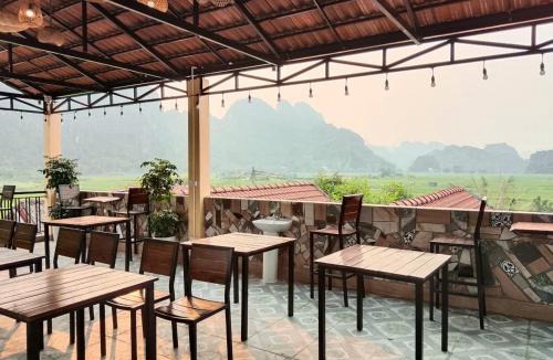 Hoa Lu Hotel | Rice Fields Mountain Villa