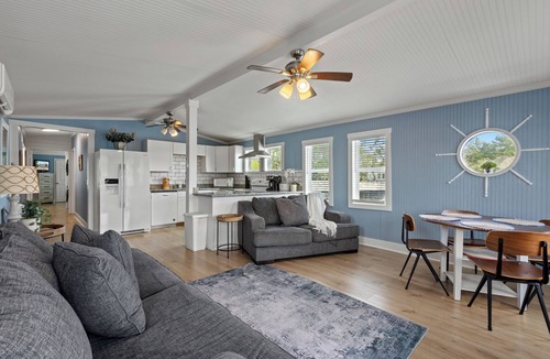 Steinhatchee House | River Waterfront Retreat with Private Dock + Quick Gulf Access.