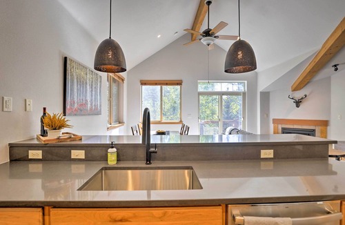 Willow Grove Condo | Riverfront Silverthorne Condo Near Skiing!