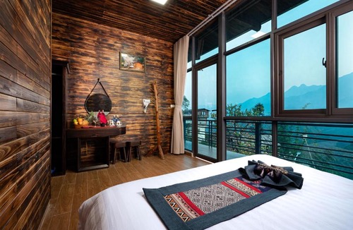 Cat Cat Village Hotel | Rock King Cat Cat Retreat & Café