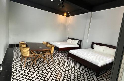 Ha Giang Hostel | Rocks Ha Giang Hostel & Tour
