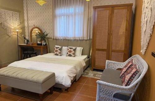 District 9 Hotel | Romance Hotel