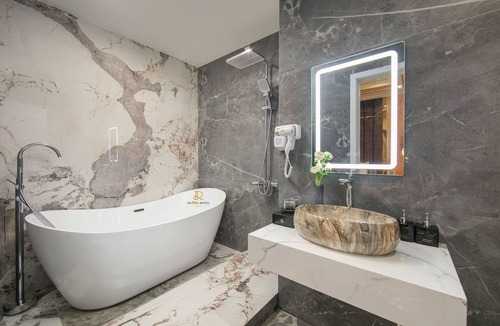 Hoang Mai Hotel | Romeo Hotel Linh Dam 1 - by BAY LUXURY