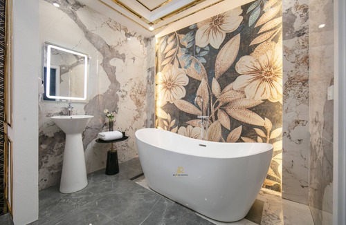 Hoang Mai Hotel | Romeo Hotel Linh Dam 1 - by BAY LUXURY