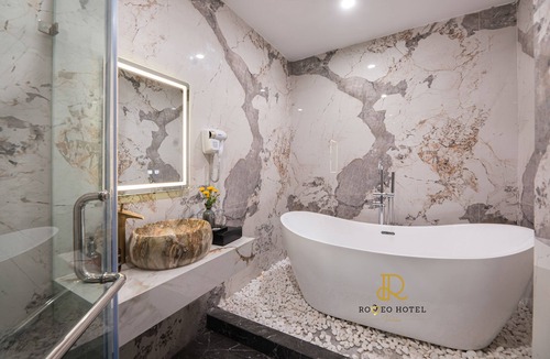Hoang Mai Hotel | Romeo Villa Hotel HN - by BAY LUXURY