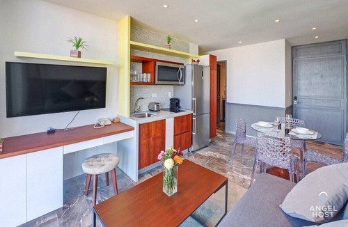 Downtown Condo | Rooftop Paradise with Pools Overlooking the Ocean