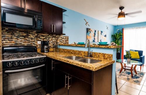 La Joya Apartment | Rosarito pool & garden bar oXxo Farmacy