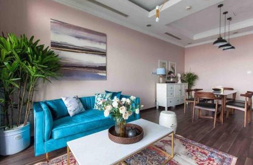 Thanh Xuan Apartment | Royal City 2BR Apartment - Pool & Near Mega Mall