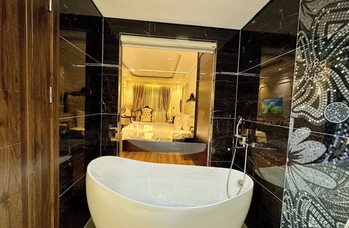Thanh Tri Hotel | Royal Hanoi Hotel