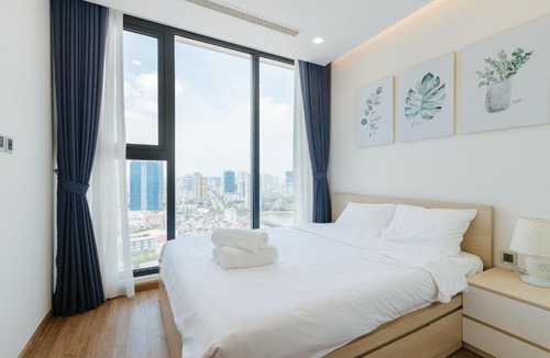Ba Dinh Apartment | Royal Serviced apartment Vinhomes Metropolis