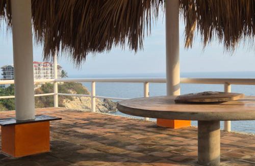 Puerto Angel Cabin | Rubí y Antonella