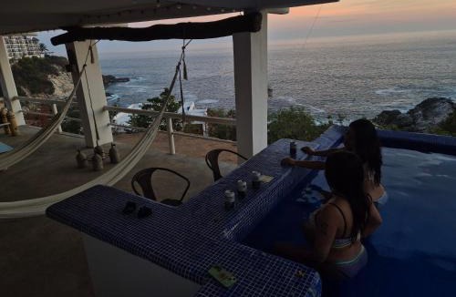 Puerto Angel Cabin | Rubí y Antonella