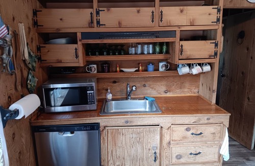 Clark Fork Cabin | Rustic cabin built 1880s on the Clark Fork River