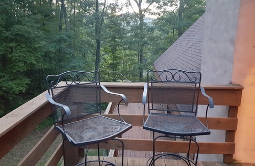 Cullowhee Cabin | Rustic Mountain Cabin Getaway
