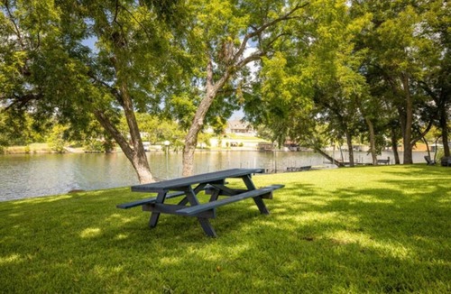Burnet RV Rental | RV Site - Pull Through 32