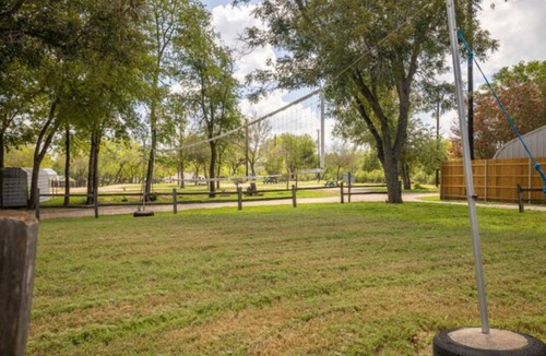 Burnet RV Rental | RV Site - Pull Through 38