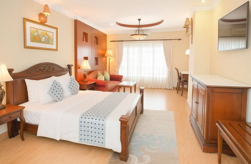 District 10 Hotel | S79 Sunflower Hotel & Spa